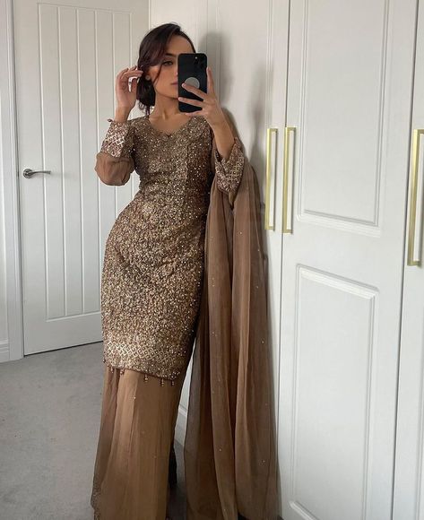 Brown Sharara, Bengali Clothes, Bangladeshi Clothes, Outfits Dresses Casual, Dressings Recipes, Cultural Wear, Desi Dress, Trendy Outfits Indian, Punjabi Outfits