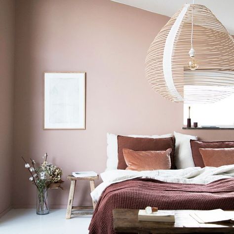 Scandinavian Décor Blog, Niki Brantmark (My Scandinavian Home) Dusty Pink Bedroom, Brown Bedroom Decor, Pink Bedroom Walls, Colored Walls, Brown Rooms, Bedroom Wall Colors, Brown Bedroom, Pink Bedroom, Bedroom Paint