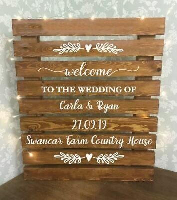 Order Of Service Wedding, Pallet Wedding Signs, Recuerdos Primera Comunion Ideas, Wedding Sign Decor, Pallet Wedding, Engagement Events, Cricut Wedding, Wedding Signs Diy, Sign Writing