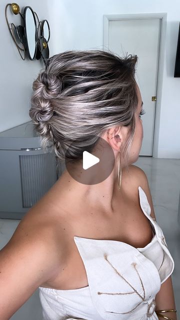 Ekaterina Guerra | Short Hairstyles + Makeup on Instagram: "After yesterdays Bobby pin tutorial here’s a no elastic #shorthairupdo for you to try😘 Remember you’re pinning the very base of the bun to the “surface of the head” not the scalp 😂 but you know what I mean. 
For thick hair you may do more Bobby pins to hold different sides of the bun base or also do smaller sections. 

#hair #hairvideos #hairstyletutorial #hairstyleinspiration #hairstyleideas #shorthairstyle #shorthairlove #cabellocorto #bob #bobhairstyles #bobhair #hairstyletips #hairstyletipsandtricks" Short Hairstyles With Bobby Pins, Short Hair Elastic Hairstyles, Buns On Short Hair, Side Bun Short Hair, Updos For Bob Length Hair, Bobby Pin Updo, Short Hair Pin Up Styles, Bobby Pin Bangs Back, Bobby Pin Hacks Hair Tricks