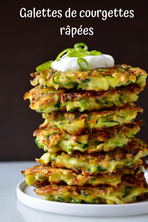 Galettes de courgettes râpées – Page 2 – Toutes recettes Zucchini Fritters Recipe, Hanukkah Food, Fritters Recipe, Easy Zucchini, Zucchini Fritters, Fritter Recipes, Easy Brunch, Veggie Dishes, Vegetable Dishes