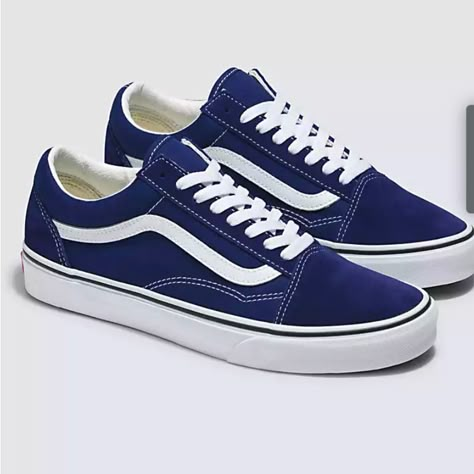 ***Vans Authentic*** Dress Blue True White Skate Shoe. Size: 8.5 Men/10 Women. The Vans Shoe Is The Freshest Way To Rock A Classic. Slip Into The Swagger Of A Timeless Silhouette While Turning Heads In Dress Blue’s Greatness. Vans, This Time Honored Silhouette Also Includes Metal Eyelets And Signature Rubber Waffle Outsole. Vans Azul, Vans Navy Blue, Cool Vans Shoes, Grease Costume, Navy Blue Vans, Van Shoes, Authentic Dress, Vans Chukka Low, Tj Max