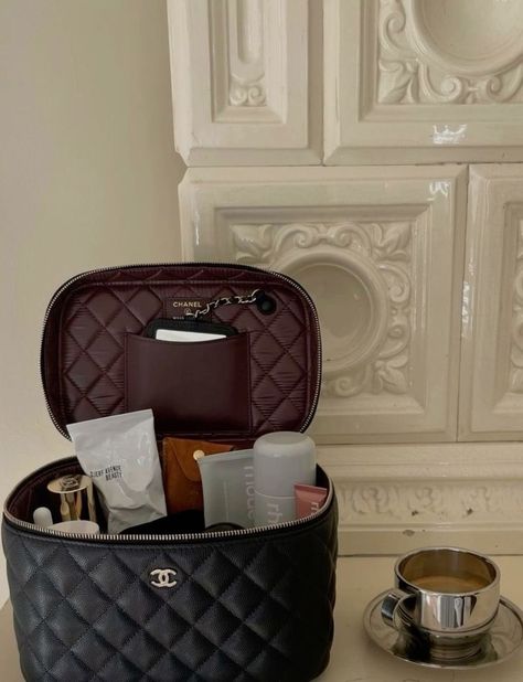 Chanel Cosmetic Bag, Wealthy Woman, Chanel Cosmetics, Royal Elite, Wealthy Women, Addicted Series, Handbag Essentials, Elite Series, Chanel Makeup