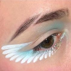 Maquillage Goth, Festival Make Up, Angel Makeup, Hazel Eye Makeup, Smink Inspiration, Creative Eye Makeup, Creative Makeup Looks, Creative Eye, Blue Eyeshadow