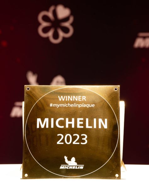 Michelin Star Restaurants in Italy - Full List 2023 Restaurants In Italy, Michelin Restaurant, Michelin Star Restaurant, Global Cuisine, Travel Magazine, Food And Travel, Michelin Star, Web Magazine, International Recipes