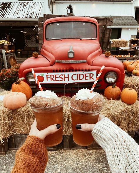 Fall Road Trip, Fall Bucket List, Pumpkin Spice Season, Fall Feels, Happy Fall Y'all, Vintage Fall, Fall Pictures, Autumn Cozy, Fall Wallpaper