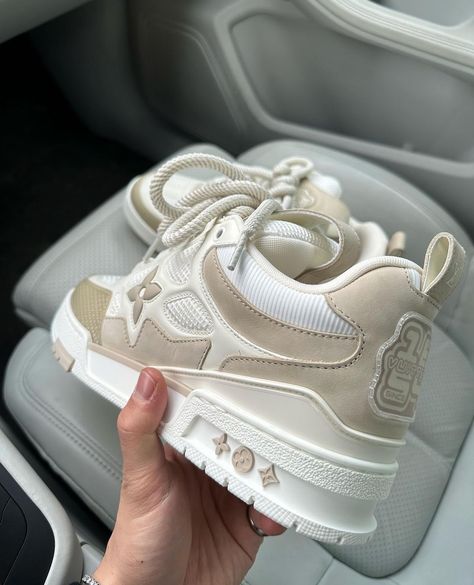 Lv Skate Sneaker, Lui Viton, Fancy Sneakers, Sneakers 2024, Pretty Shoes Sneakers, Sneaker Stores, Beige Shoes, Louis Vuitton Shoes, Cute Cats And Dogs