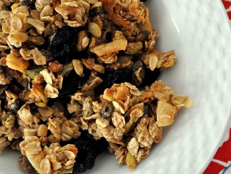 Eleven Madison Park Granola, Maple Granola, Best Granola, Eleven Madison Park, Raw Pumpkin Seeds, Granola Recipe, Coconut Chips, Smitten Kitchen, Dried Cherries