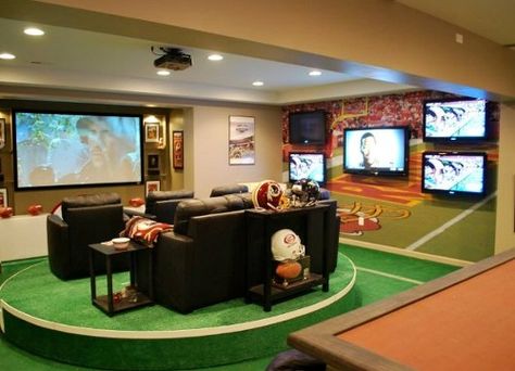 The Best Home Theaters for Football Parties The best football parties are held in the best home theaters. These football fans combined two great passions in their favorite rooms. Garage Man Caves, Man Cave Ideas Cheap, Man Cave Basement Diy, Transitional Basement, Man Cave Colors, Sports Man Cave, Home Decor Men, Garage Gift, Small Lounge