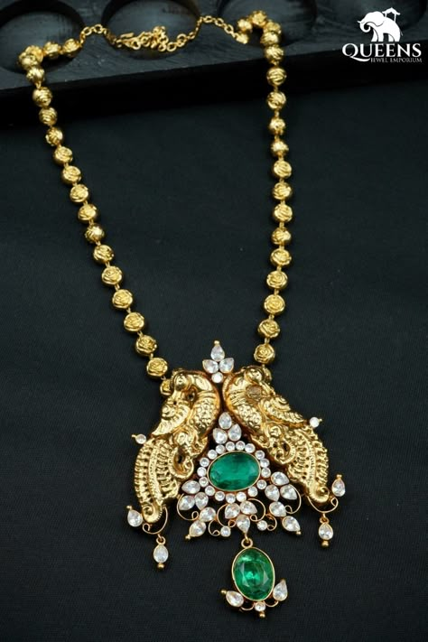 Ganjam Jewellery, Gold Set Designs, Gold Set Design, Light Weight Gold Jewellery, Mughal Jewelry, Gold Jewellery Collection, Online Shopping Sarees, New Gold Jewellery Designs, Gold Chain Design