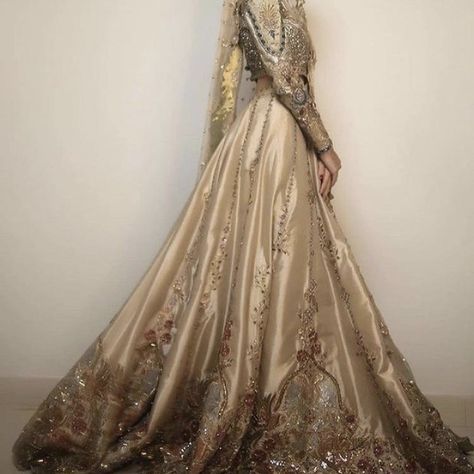 Tena Durrani, Walima Dress, Desi Outfits, Desi Wedding Dresses, Wedding Lehenga Designs, Wedding Dresses Princess Ballgown, Indian Bride Outfits, Bridal Lehenga Collection, Pakistani Suit