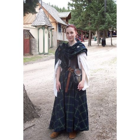 Scottish Festival Outfit, Viking Sorcerer, Steampunk Merida, Scottish Outfit Women, Outlander Crochet, Scottish Clothes, Traditional Scottish Clothing, Traditional Irish Clothing, Fantasy Ocs