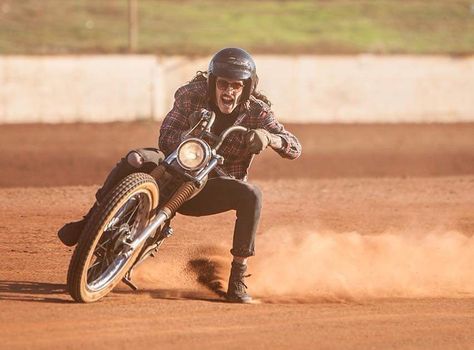 The face of a pure joy. Dirt track motorcycle racing Flat Track Racing, Flat Track Motorcycle, Custom Sport Bikes, Flat Tracker, Biker Aesthetic, Motorcycle Rallies, Racing Posters, Street Tracker, Track Bike