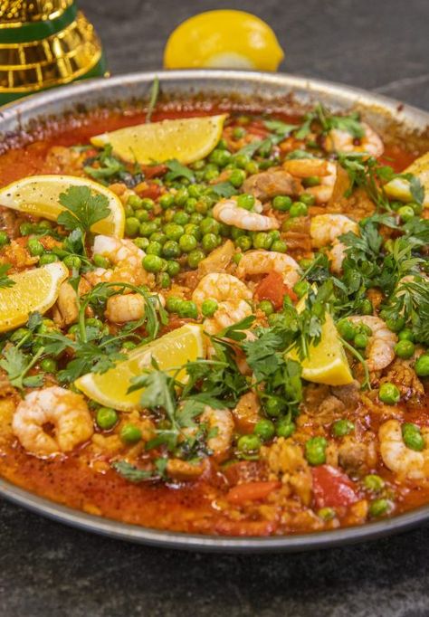 Chicken & Chorizo Paella with Prawns - Ainsley Harriott Ainsley Harriot, Crunchy Stuffing, Baked Scalloped Potatoes, Chorizo Paella, Orzo Dishes, Chicken And Chorizo, Foodie Lover, Beef Kebabs, Baked Scallops