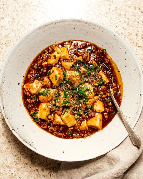 mapo tofu recipe | i am a food blog #mapotofu #chinesefood #tofu #recipes Uni Meals, Mapo Tofu Recipe, Ma Po Tofu, Mapo Tofu, Tofu Recipe, Tofu Dishes, Savory Dishes, Spicy Pork, Chinese Recipes