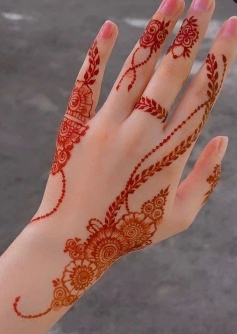 Mini Tattoo Ideas, Easy Biryani Recipe, Mehandi Design For Hand, Tattoos Love, Minimalist Tattoo Ideas, Mehndi Designs Bridal Hands, Heart Tattoos, Photo Album Layout, Mini Tattoo