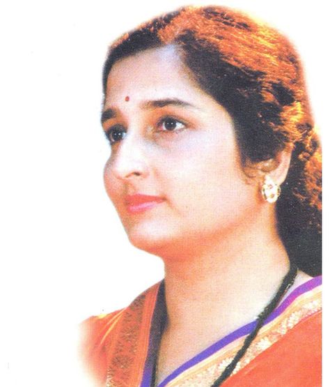 Anuradha Paudwal Anuradha Paudwal, Mohd Rafi, Bollywood Singers, Old Song Download, Famous Duos, Indian Classical Music, Mumbai City, Bollywood Pictures, National Film Awards