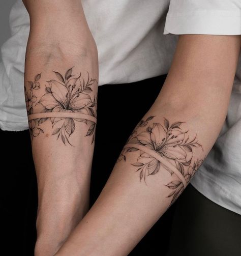 Delicate Flower Tattoo, Wrap Tattoo, Band Tattoos, Forearm Band Tattoos, Band Tattoo Designs, Floral Tattoos, Beautiful Flower Tattoos, Geometry Tattoo, Small Pretty Tattoos