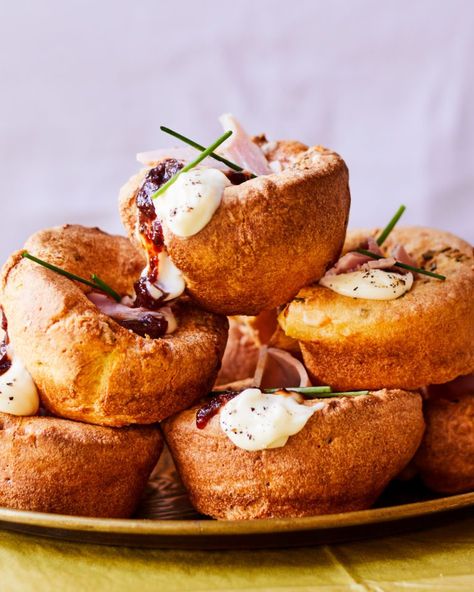 Yorkshire pudding canapés - delicious. magazine Xmas Canapes, Classic Christmas Appetizers, Christmas Canapés, Christmas Yorkshire Pudding, Jamie Oliver Yorkshire Pudding, Yorkshire Pudding Canapes, Best Yorkshire Pudding Recipe British, Filled Yorkshire Pudding, Yorkshire Pudding Wrap