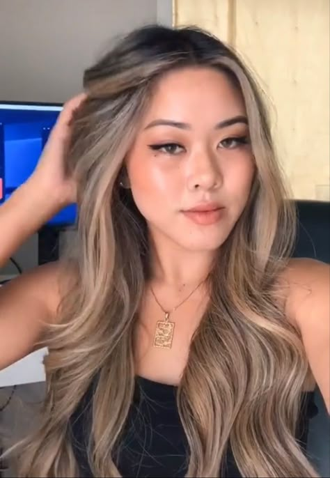 Hair Inspo Color Filipino, Brown Hair With Blonde Highlights Asian, Money Piece Balayage Asian Hair, Asian Blonde Balayage Long Hair, Hair Color Tan Skin Asian, Hair Colour For Tanned Skin Asian, Bronde Haircolor Asian, Honey Blonde Balayage Asian Hair, Balayage Hair On Tan Skin