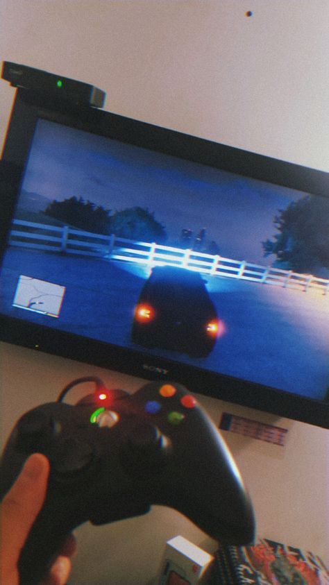 Xbox 360 Aesthetic, Console Wallpaper, Xbox Aesthetic, Gaming Nostalgia, Game Station, Icons Random, Amazon Account, Retro Tech, Gaming Station