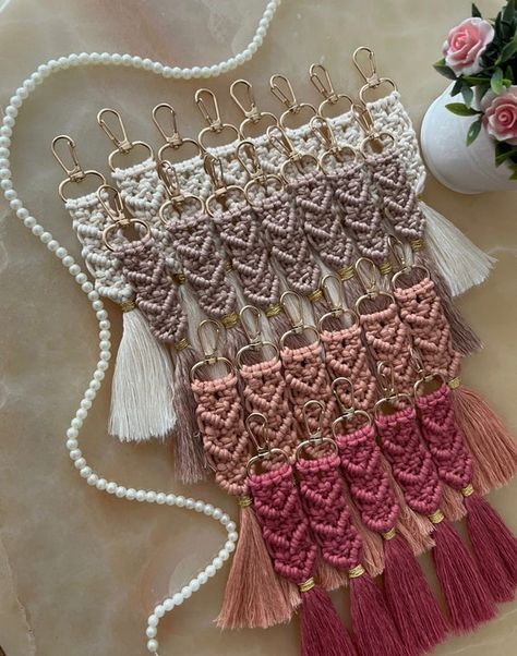 Macramé Boho Keychain Wedding Gifts Personalized Boho Baby - Etsy Boho Bridal Shower Favors, Boho Baby Shower Party Favors, Boho Baby Shower Favors, Boho Party Favors, Baby Shower Favors For Guests, Wedding Keychain, Boho Wedding Gifts, Baby Shower Favours For Guests, Personalized Baby Shower Favors