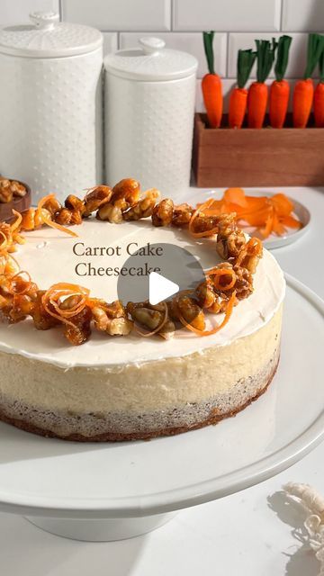 Mini Carrot Cake Cheesecake, Mini Carrot Cake Cheesecake Recipes, Carrot Cheesecake Recipe, Cheesecake Carrot Cake Recipe, Carrotcake Cheesecake Cake, Cheesecake Factory Carrot Cake Recipe, Cheesecake Factory Carrot Cake Cheesecake, Baked Vanilla Cheesecake, Carrot Cheesecake