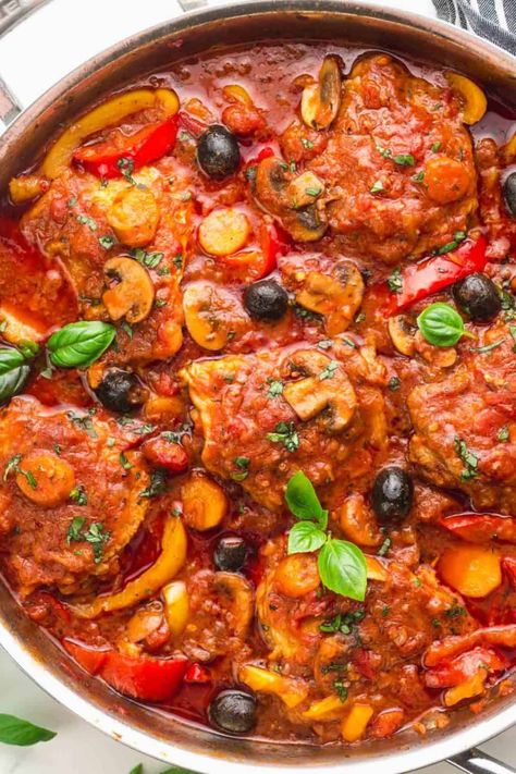 Tomato Based Chicken Recipes, Chicken With Olives And Tomatoes, Turkey Catchatori, Chicken Cacciatore With Chicken Breast, Chicken Thigh Recipes With Tomatoes, Chicken With Bone Recipes, Chicken In Tomato Sauce Recipes, Chicken Catchatori Recipe, Chicken With Tomato Sauce