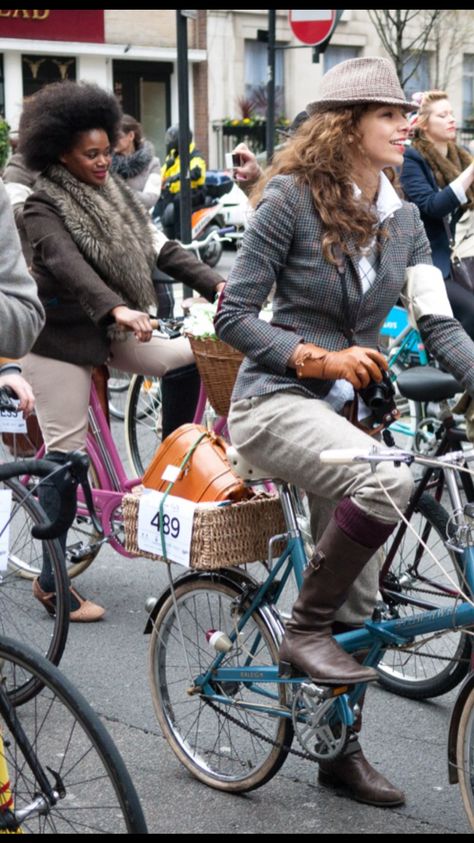 gorgeous tweed runners Tweed Run London, Tweed Ride, Bike Outfits, Tweed Run, Ride Bicycle, Mori Girl Fashion, Cycle Chic, I Want To Ride My Bicycle, Womens Bike