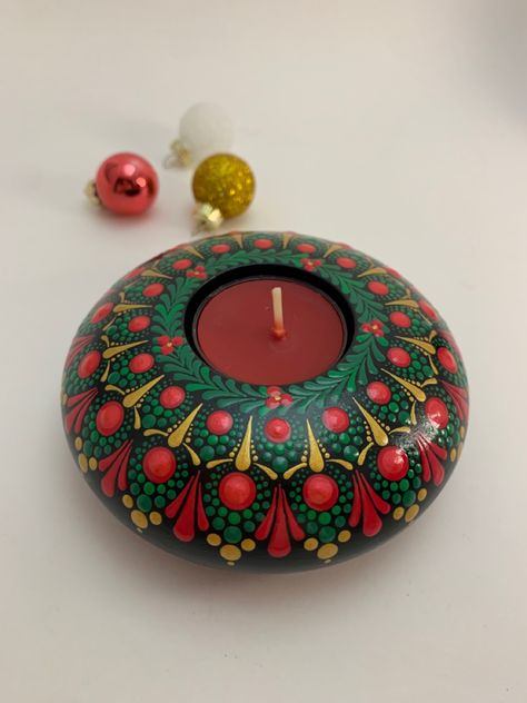 Christmas Dot Mandala, Diy Diwali Gifts, Christmas Mandalas, Mandala Candle, Mandala Paint, Christmas Tea Light Holder, Mandala Christmas, Christmas Mandala, Dot Mandalas