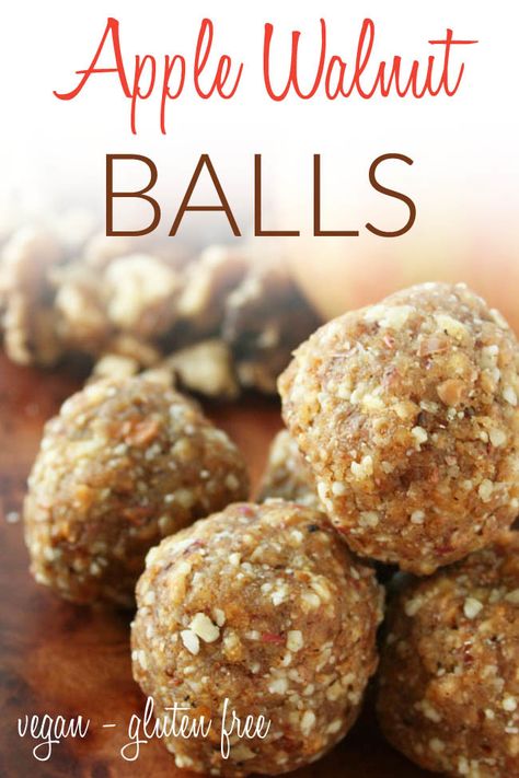 Apple Walnut Balls (raw, vegan, gluten free) -These easy no bake energy balls are a healthy snack. Made with 4 ingredients! They are great to take on hikes or traveling. #energybites #dehydratedrecipes Walnut Balls Recipe, Walnut Balls, Alkaline Snacks, Pecan Balls, Vegan Energy Balls, Dehydrated Apples, Raw Treats, Vegan Appetizers Recipes, Energy Balls Healthy