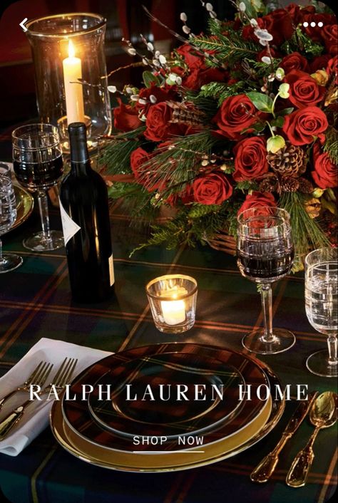 Ralph Lauren Christmas, Christmas Dining Table Decor, Christmas Dining Table, Christmas Dinner Table, Christmas Dinnerware, Party Table Settings, Christmas Entertaining, Tartan Christmas, Christmas Interiors