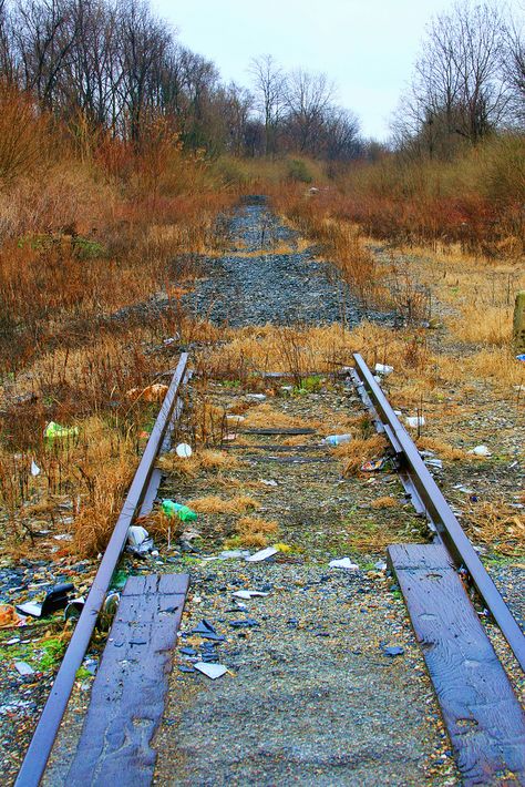 The End Of The Line | par will139 Abandoned Railroad, Old Abandoned Buildings, Railroad Art, Abandoned Train, Scenic Railroads, End Of The Road, Union Pacific Railroad, Abandoned Amusement Parks, End Of The Line