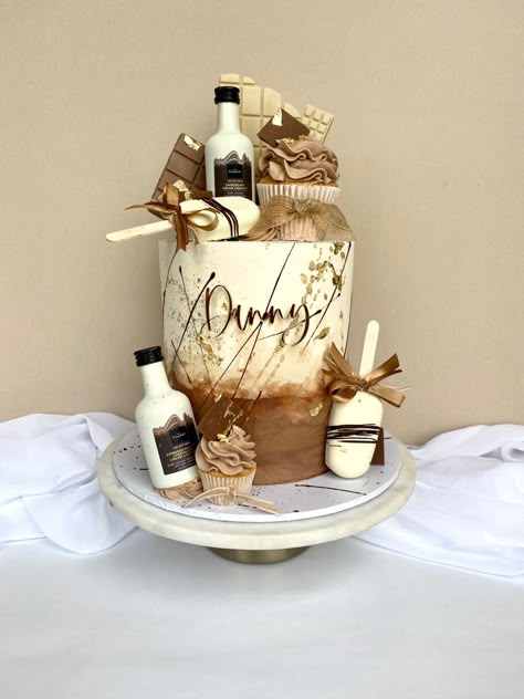 Beige Birthday Cake Ideas, Brown And Beige Birthday Cake, Brown And White Cake Design, Whiskey Theme Cake For Men, 40th Birthday Cakes For Men Whiskey, Chocolate Buttercream Cake, Happy Birthday Black, 50th Cake, 30 Birthday Cake