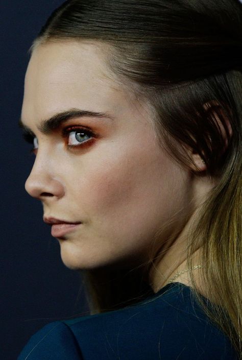 Cara Delevingne wears Dion Lee at the Australian premiere of 'Paper Towns' at Miranda Westfield Cara Delevingne Makeup, Orange Eyeshadow, Poppy Delevingne, African Models, Beauty Make-up, Makeup Transformation, Makeup Blogger, Brown Blonde Hair, Hollywood Actor