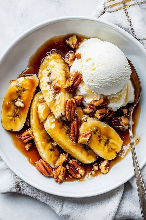 Booze Fruit, Banana Foster Ice Cream, Bananas Foster Recipe, Bananas Foster Sauce, Banana Foster Recipe, Creamy Vanilla Ice Cream, Banana Foster, Fruit Ideas, Caramelized Bananas