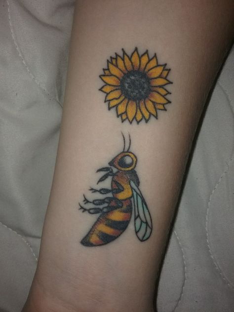 Its a sunflower and honey bee in the shape of a senicolon. Semi-colon Tattoo Bee, Bee Semi-colon Tattoo Ideas, Sunflower Semi Colon Tattoo, Semi Colon Tattoo, Colon Tattoo, Sunflower And Bee, Semi Colon, Semicolon Tattoo, Cute Little Tattoos