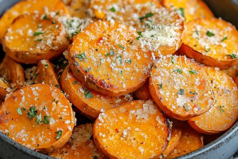 Parmesan Garlic Roasted Sweet Potato Rounds Sweet Potato Rounds, Boil Cauliflower, Potato Rounds, Baking Power, Roasted Sweet Potato, Garlic Parmesan, Roasted Sweet Potatoes, Yummy Sides, Garlic Butter