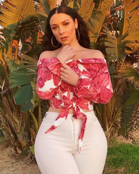 Viktoria Kay on Instagram: “@fashionnovacurve FashionNovaPartner | I never thought that I would ever live so close to the beach 🏝💕” Victoria Kay, Tumblr Account, What Is Tumblr, Off Shoulder Blouse, One Shoulder Blouse, White Jeans, One Shoulder Dress, Two Piece Pant Set, The Beach