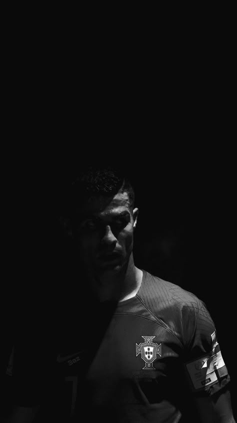 Cristiano Ronaldo Dark Wallpaper, Ronaldo Black Wallpaper, Dark Football Wallpaper, Cr7 Wallpapers Hd Wallpaper Iphone, Cristiano Ronaldo Black, Girl Playing Soccer, Cristiano Ronaldo Young, Cristiano Ronaldo Style