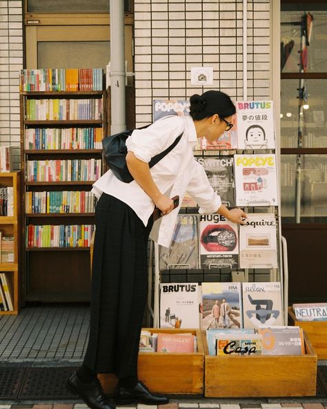 Some of my favourite pictures from Tokyo 📚 Also the last slide is the best iced matcha I’ve ever had😭 #35mm #tokyo #japantrip #contaxt2 #dailystyle Travel In Europe Aesthetic, Street Style Pictures, Tokyo Aesthetic Instagram, Aesthetic Japan Outfit, Vintage Tokyo Aesthetic, Tokyo Ig Pics, Tokyo Vacation Outfit, Working In Japan, Tokyo In February