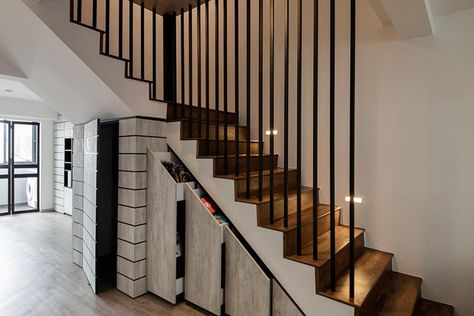 Can’t Hack These HDB Structures? Here’s What You Can Do | Qanvast Executive Masionette Hdb, Executive Mansionette Hdb, Hdb Maisonette Singapore, Executive Maisonette Hdb, Columns Interior, Singapore Interior Design, Singapore Interior, Staircase Storage, Staircase Ideas