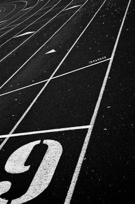 Track :) Track And Field Aesthetic, Field Aesthetic, Lazy Couch, Track Runners, Athletics Track, Cozy Streetwear, Field Wallpaper, Running Track, Sports Graphics