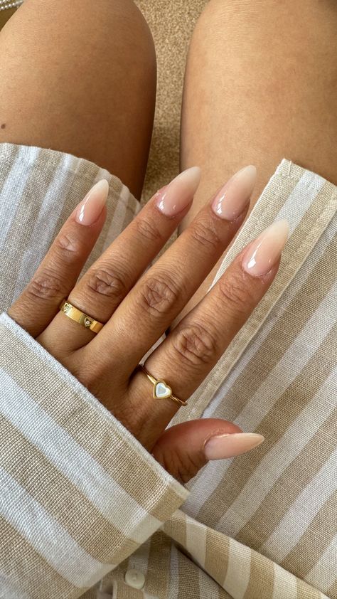 Big Thumb Nails, Acrylic Nails For Fat Fingers, Fat Fingers With Acrylics, Chubby Fingers Nails, Fat Hands Nails, Nude Ombre Nails Almond, Nails For Fat Hands, Nails On Fat Fingers, Chubby Hands Nails