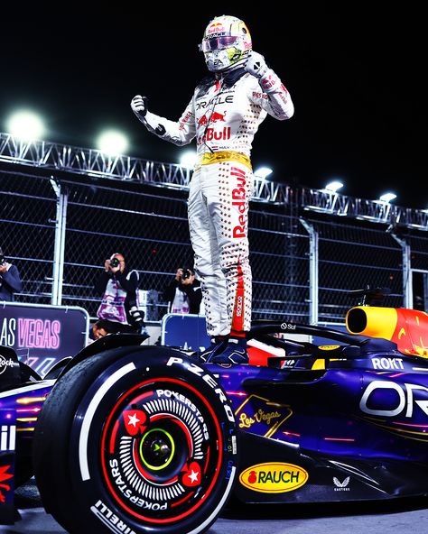 Oracle Red Bull Racing op X: 'Thank you, thank you very much 🏆 #LasVegasGP 🇺🇸 https://t.co/nAC50CydaR' / X Las Vegas 2023, Vegas 2023, Mexican Grand Prix, Brazilian Grand Prix, F1 Fans, Japanese Grand Prix, Red Bull F1, Abu Dhabi Grand Prix, Singapore Grand Prix