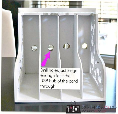 Diy Docking Station, Chromebook Storage, Ipad Charging Station, Ipad Storage, Charging Stations, Home Organisation, Classroom Setup, Charging Station, Classroom Organization