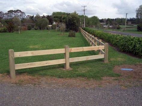 Our BTD INTERLOCK™ Fence graces farms and properties New Zealand wide. This… Short Fence, Post And Rail Fence, Grace Farms, Ranch Fencing, Wood Fence Design, Country Fences, Driveway Landscaping, Fence Styles, Front Yard Fence