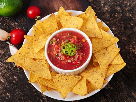 Nachos Salsa Dip, Chips And Salsa Aesthetic, Nachos Aesthetic, Nachos And Salsa, Chips Aesthetic, Princess Marco, Healthy Tortilla Chips, Sims Food, Salsa And Chips