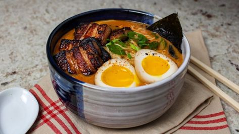 Gluten Free Ramen Noodles, Spicy Miso Ramen, Spicy Miso Ramen Recipe, Tonkatsu Ramen, Tonkotsu Broth, Gluten Free Ramen, Ramen Ingredients, Heath Food, Ramen Broth