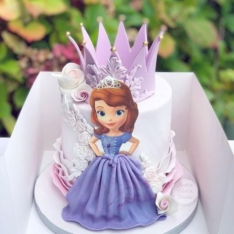 Princess Sofia Cake Design, Princess Cake Designs Birthday, Sofia Cake Design, Happy Birthday Princess Cake, Princess Sophia Cake, Sofia Birthday Cake, Sofia The First Birthday Cake, Princess Sofia Cake, Sophia Cake